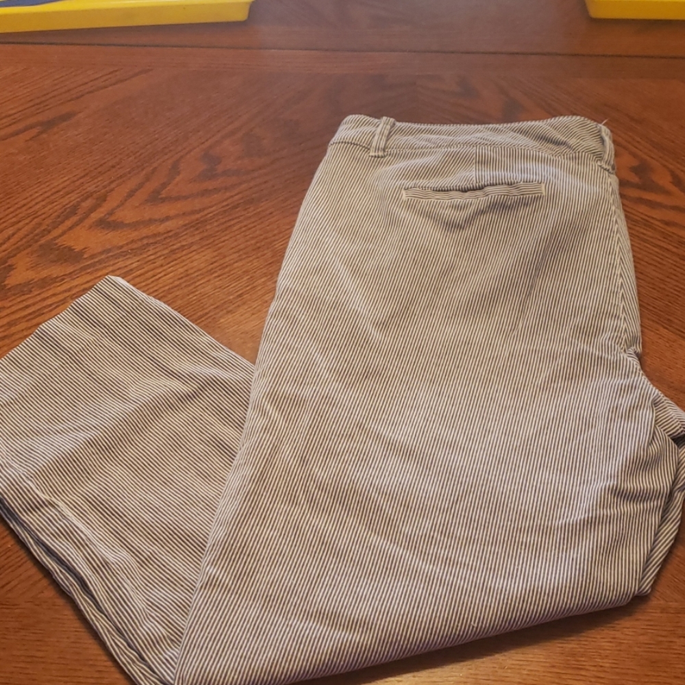 Tommy  Hilfiger womens Capris size 12